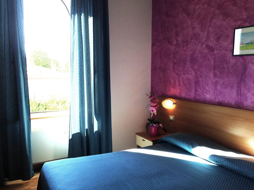 Hotel 2000 Fabriano Eksteriør billede