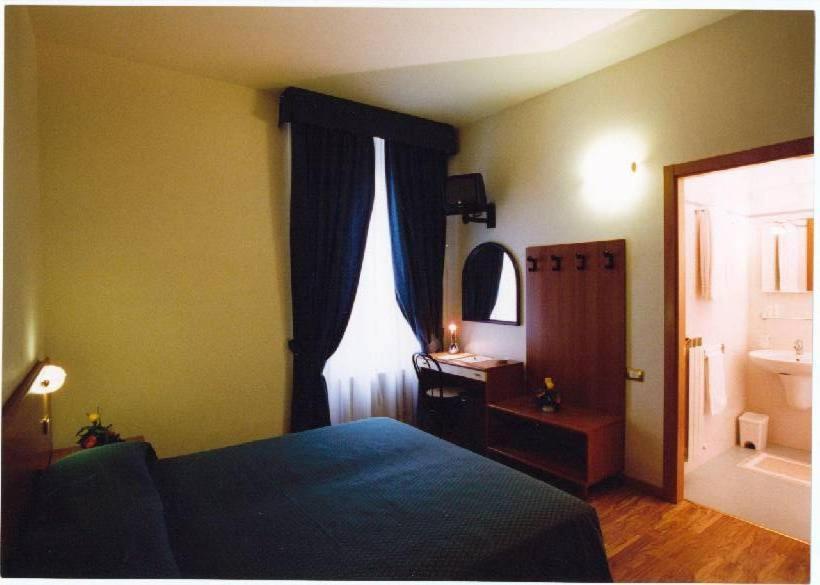 Hotel 2000 Fabriano Værelse billede