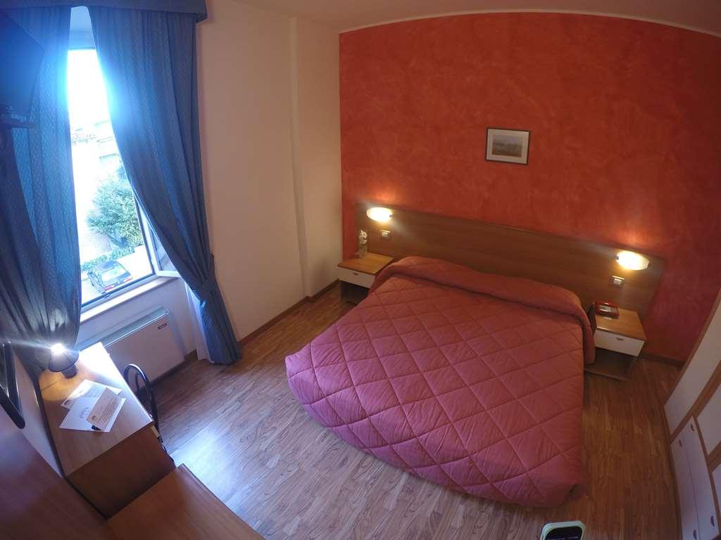 Hotel 2000 Fabriano Værelse billede